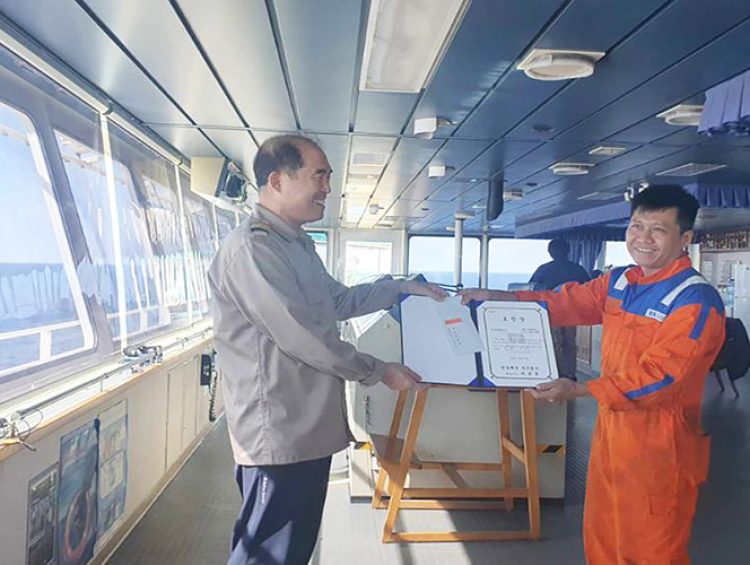 Ray Shipping Enterprise - Achievement Award of our crews for their long service with company
